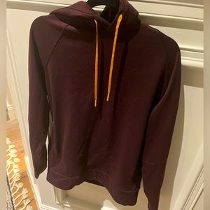 LULULEMON maroon sweatshirt size M